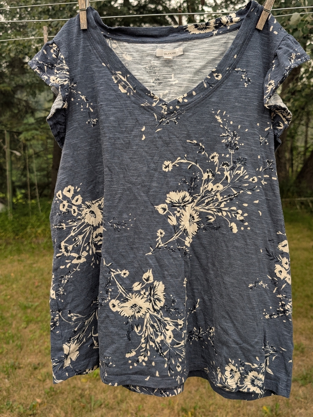 Maurices Navy Blue Floral V-Neck Short Sleeve Tee